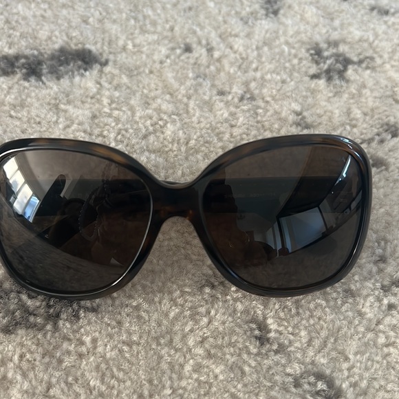 Prada sunglasses - Picture 6 of 7
